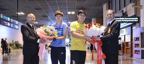 โค้ชโอม-บาส-ปอป้อ รองแชมป์ซุปเปอร์ซีรีส์ OUE Singapore Open 2017 เดินทางถึงไทยแล้ว