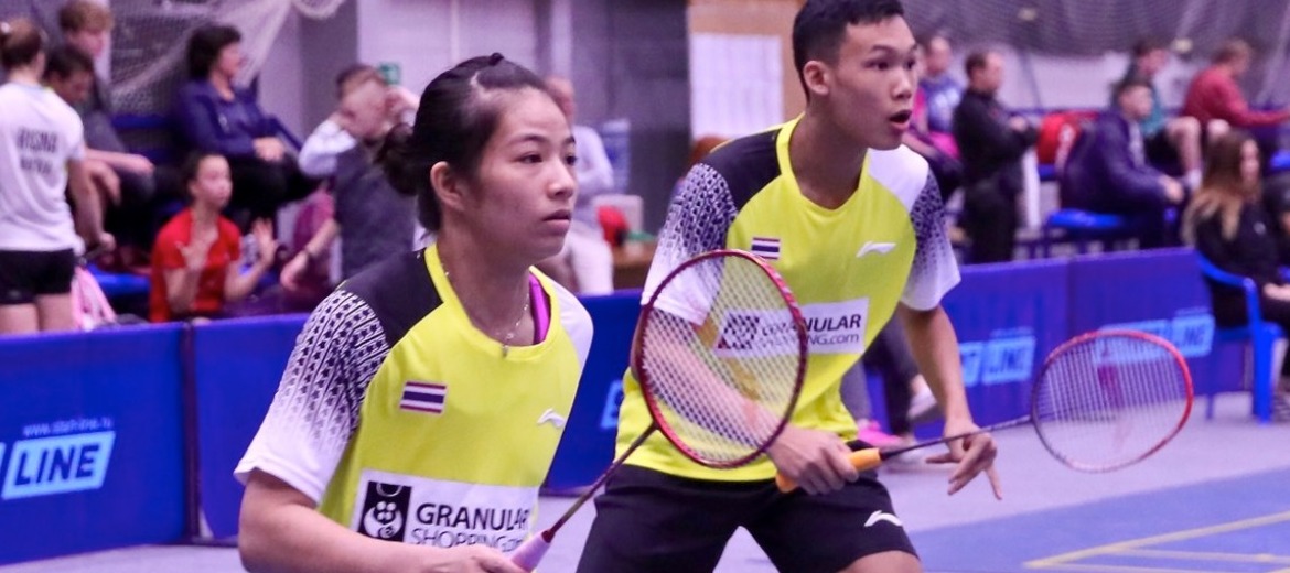 เชียร์นักตบเยาวชนไทยในศึก Russian Junior 